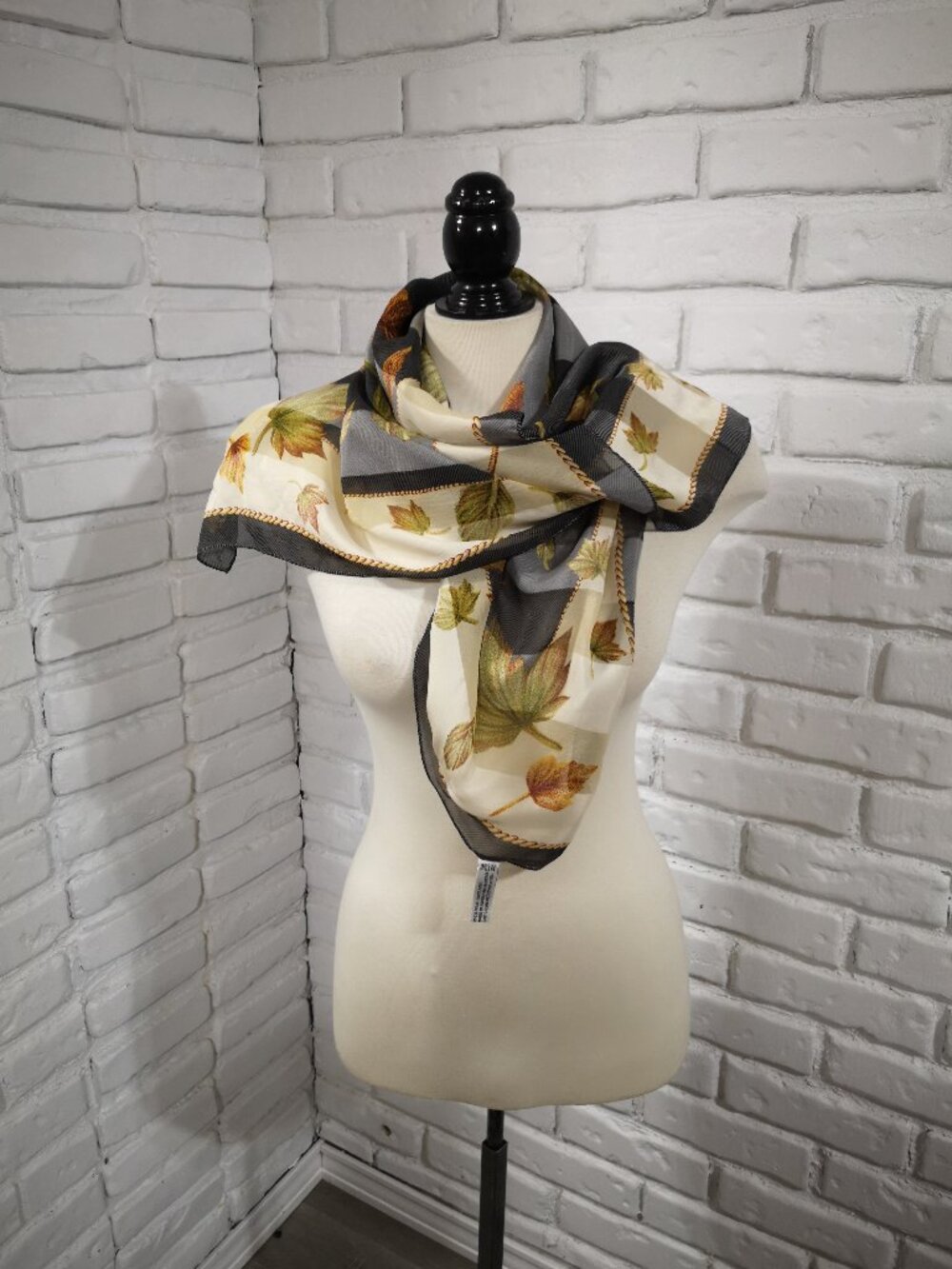 VTG Anne Klein Collection for XIIX Collab 100% Silk Woman's 34" x 34" Scarf